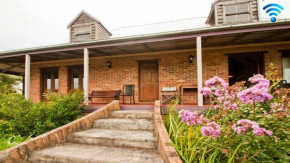 Culburra Cottage - charming country style cottage, Culburra Beach